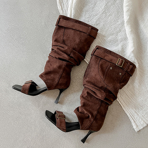 Botas altas de verano con punta abierta para mujer, sandalias anchas con hebillas metálicas, zapatos holgados de tacón alto, botines largos de gamuza con una sola tira - Product Image 4