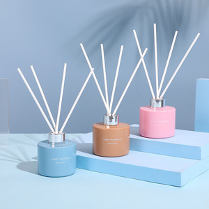 Kleurrijke 120ml rietdiffuser set, minimalistische ronde fles, huisgeur aroma <span class=keywords><strong>diffuser</strong></span> met witte stokjes, diverse kleuren - Product Image 4