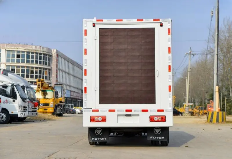 FOTON annonce un camion léger 132hp 4x2 rapide AMT boîte de vitesses Weichai Euro 6 gauche Suspension pneumatique Cargo Van Truck