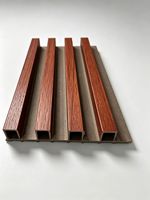 Panneau mural WPC 160*23mm Grille à quatre rails (Base noire, Semi-enveloppé) Acoustique
