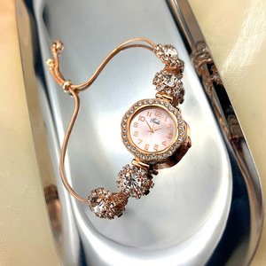 <span class=keywords><strong>Montre</strong></span> bracelet ajustable à tirage explosif C910, cadran numérique, petit cadran, grand diamant, <span class=keywords><strong>montre</strong></span> pour femmes britannique - Product Image 1