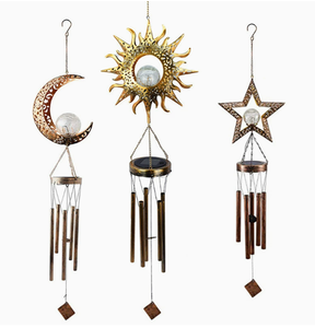 Luces Solares Decorativas con Diseño de Luna y Campanas de Viento - Adorno de Jardín para Exteriores en Hierro Resistente al Agua - Product Image 3