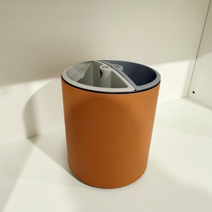 Poubelles rondes en cuir 10L 2 compartiments avec baril intérieur en <span class=keywords><strong>plastique</strong></span> Double couche hôtel poubelle personnalisée - Product Image 6