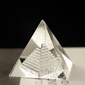 Peso de Papel de Cristal 3D Gravação a laser de cristal em vidro Pirâmide para presente de lembrança