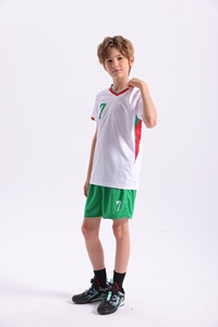 Abbigliamento da <span class=keywords><strong>calcio</strong></span> in poliestere di alta qualità maglia da <span class=keywords><strong>calcio</strong></span> rossa verde personalizzata retrò Kit da <span class=keywords><strong>calcio</strong></span> per bambini <span class=keywords><strong>pantaloncini</strong></span> da ragazzo - Product Image 6