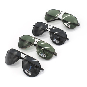Nuevas <span class=keywords><strong>Gafas</strong></span> <span class=keywords><strong>de</strong></span> <span class=keywords><strong>Sol</strong></span> Polarizadas <span class=keywords><strong>Baratas</strong></span> para Hombre <span class=keywords><strong>de</strong></span> 2022 para Conducir con Protección UV400 <span class=keywords><strong>de</strong></span> Metal en Stock Pedido Mixto - Product Image 2