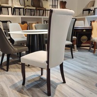 Ensemble de salle à manger moderne et élégant avec 4/6/8 chaises en cuir PU et table rectangulaire avec structure en bois massif