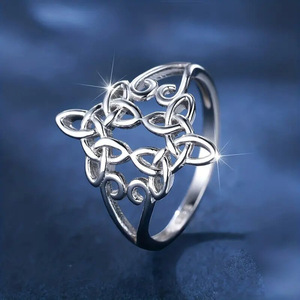 Anillo de Acero Inoxidable Q733, Joyería Clásica Unisex de Moda, Regalo sin Piedras, Diseño Elegante con Patrón Entrelazado - Product Image 2