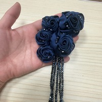 Applique de rose 3D en satin de luxe faite à la main avec franges de cristaux pour robe de soirée, accessoires de couture DIY pour robe de mariée