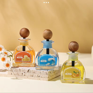 Accesorios de fragancia para coche decoración de interiores juguetes <span class=keywords><strong>Perfume</strong></span> 50ml ambientador botella de vidrio líquido para salpicadero de coche - Product Image 1