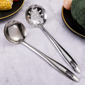 Louche à soupe à long manche en acier inoxydable 304, cuillère écumoire pour fondue, passoire durable à fentes pour cuisine domestique et restaurant - Product Image 2