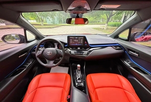<span class=keywords><strong>Toyota</strong></span> <span class=keywords><strong>CHR</strong></span> 2.0L Elite d'occasion 2020 - Transmission automatique, SUV 5 places, parfait pour une utilisation quotidienne - Product Image 6