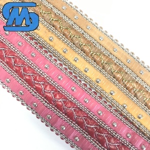 Garniture supérieure de chaussure à broderie perlée PU-Matériau de sandale <span class=keywords><strong>et</strong></span> de pantoufle de bricolage à la mode - Product Image 4