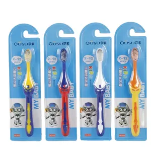 Pour garçon 2 ~ 12 ans mignon doux spirale sécurité enfants Silicone brosse à dents dessin animé doux brosse à dents à poils pour le nettoyage buccal