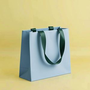 Bolsa de Regalo Personalizada para el Día de San Valentín con Estampado en Caliente sobre Cartón, Materiales Reciclados - Product Image 6