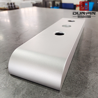 Production sur mesure de profilés en aluminium de la série 6000, usinage CNC avec services de découpe, pliage et soudage pour usage industriel