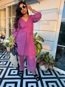 Ensemble coordonné pantalon et veste en gingham violet pour femme |   Ensemble coordonné décontracté à carreaux tendance pour femme, vente en gros - Product Image 6