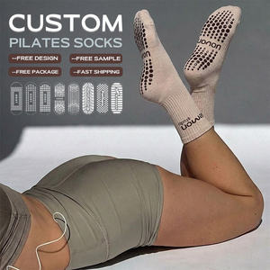 Chaussettes de sport antidérapantes BiLuDesign, chaussettes en coton personnalisées, chaussettes de yoga pour femmes, chaussettes antidérapantes pour le Pilates - Product Image 1