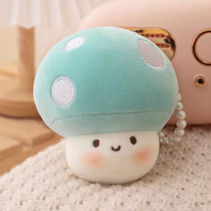Petit pendentif en peluche en forme de champignon, mignon, rembourré en coton PP, 10 cm, idéal comme breloque de sac et porte-clés, cadeau de festival - Product Image 5