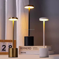 Lampe de table LED en gros, rechargeable, en métal, pour restaurant, lampe de salle à manger, lampe de bureau, veilleuse