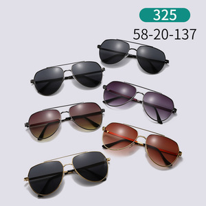 Gafas de Sol Aviador para Hombre, Montura Metálica, Protección UV400, Lentes Categoría 1, para Viajes y Fiestas - Product Image 3