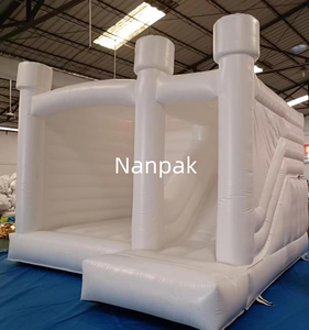 Castillo Inflable Blanco Comercial con Piscina de Pelotas, Tobogán Acuático y Alquiler - Product Image 4