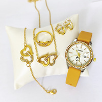 Ensemble de 5 montres pour femmes, montre élégante pour femmes, bracelet, collier, bague, boucles d'oreilles, bracelet en silicone en forme de cœur