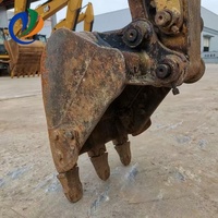 Vente flash : Mini-excavatrice sur chenilles CAT 302 d'occasion, compacte et hydraulique, idéale pour les chantiers étroits
