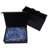Boîte cadeau pliable en carton noir de luxe personnalisée avec fermeture magnétique pour vêtements, emballage de vêtements, gaufrage, chaussettes