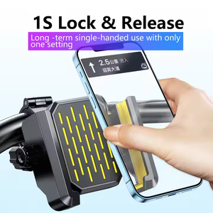 Support de tableau de bord de voiture à vide mains libres pour femmes avec support de téléphone à chaîne en silicone pour un accès facile pendant la conduite - Product Image 2