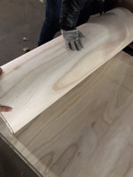 Plaque de contreplaqué marine flexible et pliable avec émission de formaldéhyde E0, qualité supérieure pour chaises et meubles courbés