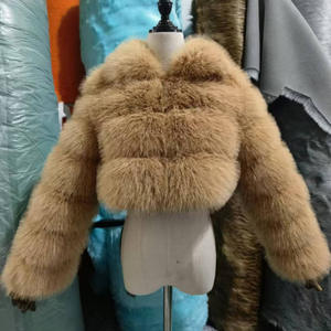 <span class=keywords><strong>Manteau</strong></span> court en fausse fourrure avec accents en fausse fourrure de renard pour <span class=keywords><strong>femme</strong></span> col rabattu manches longues - Product Image 1