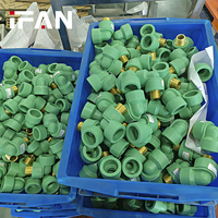 IFAN EN 15874 OEM ODM raccords de tuyauterie en plastique té vert raccords coudés croisés PPR PN25 20-125MM raccords de tuyauterie PPR