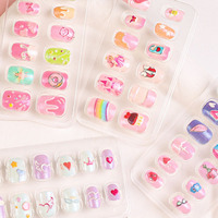 Faux ongles en acrylique finis en gros, motifs mignons de dessins animés pour filles, faux ongles réutilisables courts à presser