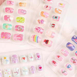 Vente en gros de faux ongles en acrylique fini Faux ongles réutilisables à pression courte pour filles avec dessin animé mignon - Product Image 4