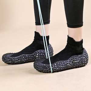 Chaussures de plage en silicone à séchage rapide pour hommes et femmes pour la plongée en apnée et la natation Wading Chaussettes d'extérieur à semelle souple pour enfants - Product Image 5