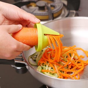 Wholesale Stainless Steel Kitchen Rotating Shredder Spiral Peeler Manual <b>Vegetable</b> Slicer Fruit Potato Radish Grater - Product Image 2