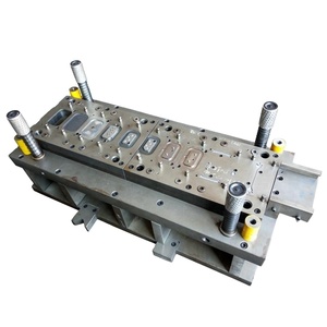Fabricante de Herramientas de Matriz Progresiva para Juntas de Colectores de Admisión, Moldes de Prensado para Electrodomésticos, Herramientas de Estampado de Chapa Metálica - Product Image 1
