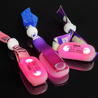 Bracelet LED pour événements Sincen à haute luminosité RGB, batterie remplaçable, 6 à 10 heures d'autonomie, télécommande sans fil longue portée