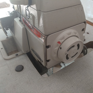 Máquina <span class=keywords><strong>de</strong></span> <span class=keywords><strong>Coser</strong></span> Industrial Siruba 747 <span class=keywords><strong>de</strong></span> Taiwán, China, <span class=keywords><strong>Usada</strong></span>, <span class=keywords><strong>de</strong></span> Cuatro Hilos, <span class=keywords><strong>Precio</strong></span> en Stock - Product Image 6