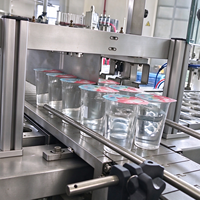 Machine de remplissage et de scellage pneumatique entièrement automatique pour gobelets et canettes en plastique et en aluminium
