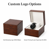 Coffret à montres en bois laqué rouge en gros 11x11x7.3cm avec coussin en velours blanc, logo en feuille d'or, MOQ 500, sérigraphie laser sans MOQ