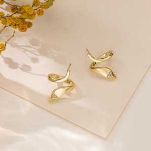 Pendientes de Aro Asimétricos de Oro de 14k con Diseño de Garra de Animal del Zodíaco, Estilo Lámpara de Araña, de Moda - Product Image 4
