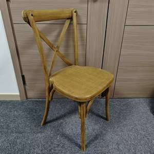 เก้าอี้เรซิ่นแบบไขว้หลัง น้ำหนัก 1000 ปอนด์ สำหรับงานจัดเลี้ยง งานแต่งงาน งานปาร์ตี้ งานอีเว้นท์  สามารถถอดประกอบและวางซ้อนกันได้ พร้อมเบาะนุ่ม - Product Image 4