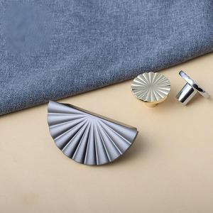 Modern Simple <strong>Gold</strong> Luxury Zinc Alloy Cabinet <strong>Door</strong> Handle Wardrobe <strong>Knob</strong> for Kitchen Hardware - Product Image 5