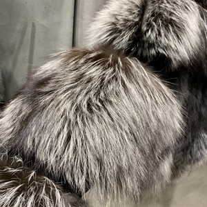 Cappotto da Donna in Pelliccia <span class=keywords><strong>di</strong></span> <span class=keywords><strong>Volpe</strong></span> <span class=keywords><strong>Argentata</strong></span> Soffice Giacca in Vera Pelliccia <span class=keywords><strong>di</strong></span> <span class=keywords><strong>Volpe</strong></span> Naturale Nuovo Design 2025 - Product Image 3