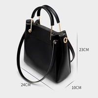 Sac seau pour femme en cuir PU de qualité supérieure, logo personnalisé OEM ODM, vente en gros, sac à main minimaliste, poignée en métal raffinée, sac à bandoulière