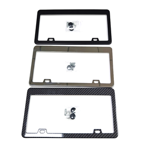 Cadre de plaque <span class=keywords><strong>d</strong></span>'<span class=keywords><strong>immatriculation</strong></span> standard américain en acier inoxydable, motif fibre de carbone, noir argenté, pour <span class=keywords><strong>plaques</strong></span> de taille américaine - Product Image 2
