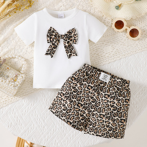 Set Estivo per Bambine: Camicia a Maniche Corte con Stampa Leopardata e Pantaloncini in Cotone, <span class=keywords><strong>Abbigliamento</strong></span> Casual per Bambini - Product Image 1