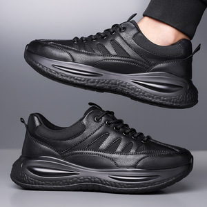 รองเท้าฟิตเนสหนังสีดำสำหรับผู้ชาย พื้นนุ่ม ระบายอากาศได้ดี แบบผูกเชือก รองเท้าลำลองแบบสปอร์ต - Product Image 4